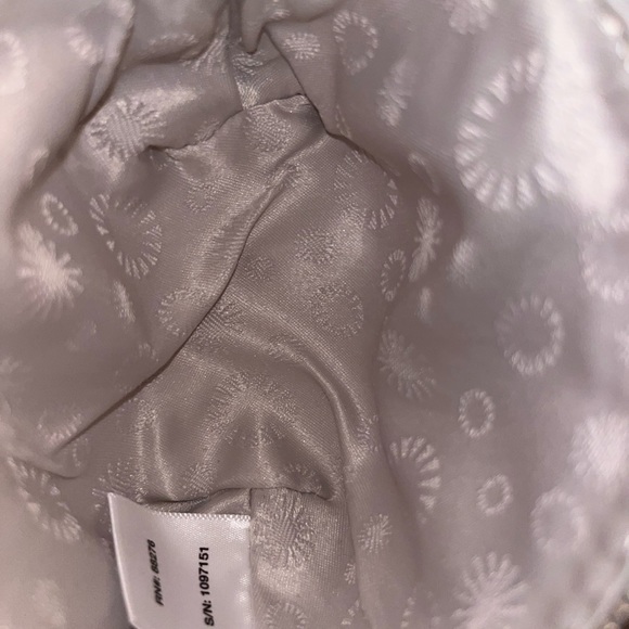 UGG AUSTRALIA Leather Key - Picture 5 of 5